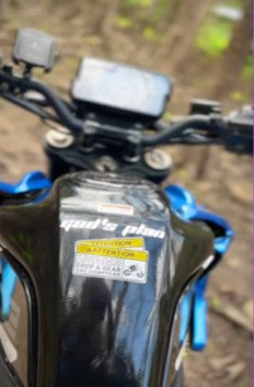 MIDNIGHT – Embrace the Darkness